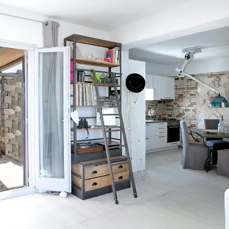 Alfa Luxury * Chrisi Akti (Paros)